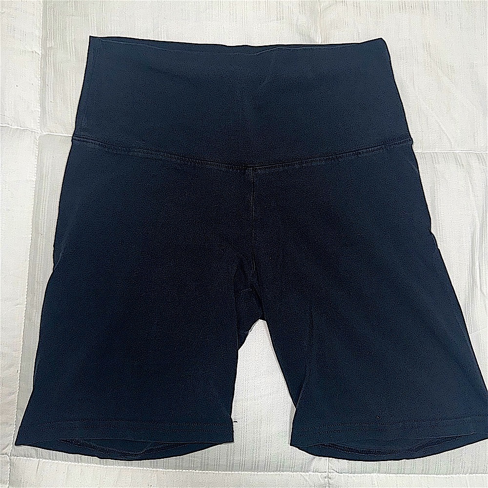Aritzia 7” Bike Shorts